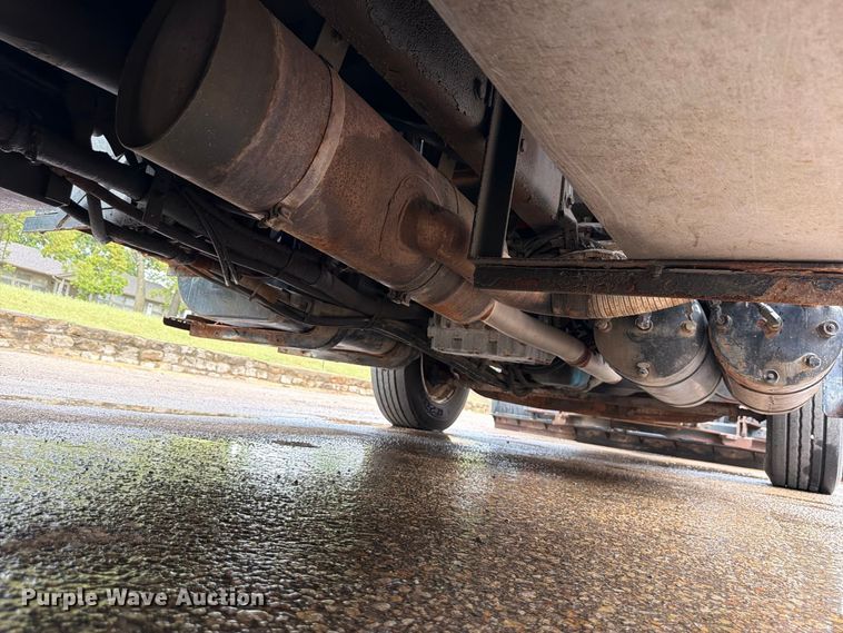 image for item FH6338 2007 International 7400 dump truck