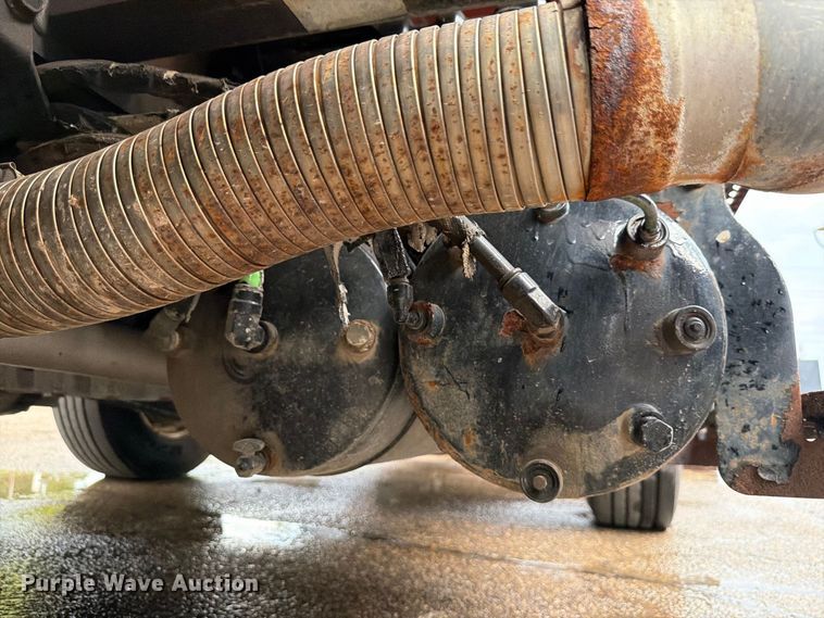 image for item FH6338 2007 International 7400 dump truck
