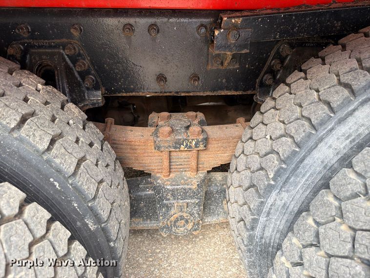 image for item FH6338 2007 International 7400 dump truck