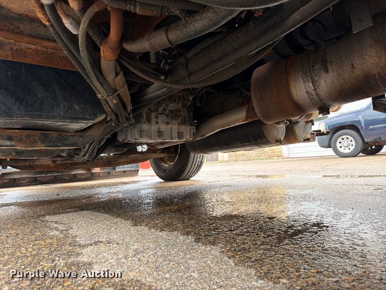 image for item FH6338 2007 International 7400 dump truck