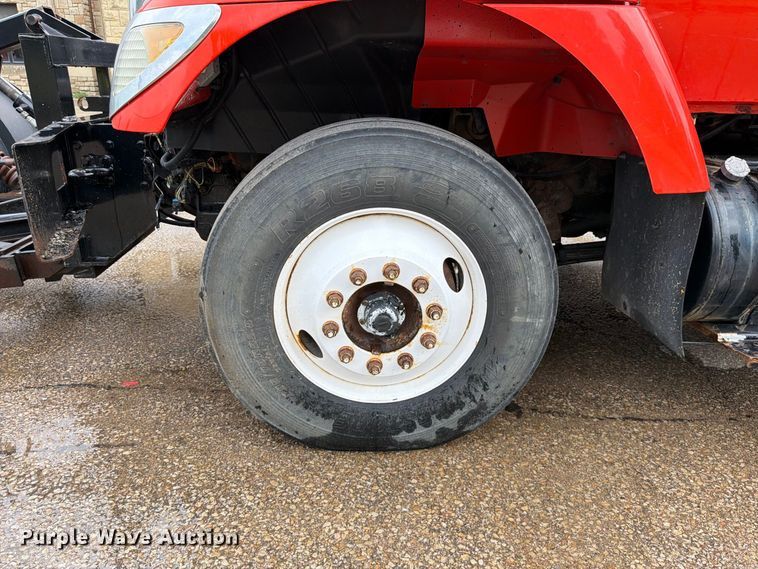 image for item FH6338 2007 International 7400 dump truck