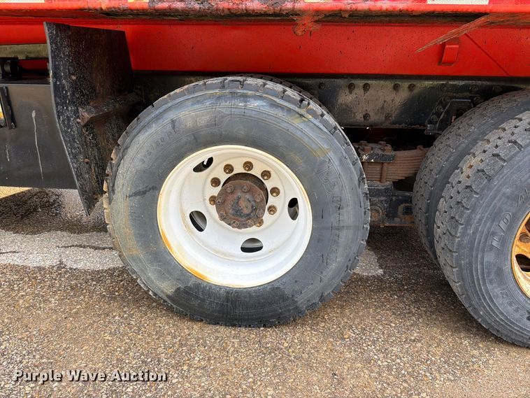 image for item FH6338 2007 International 7400 dump truck