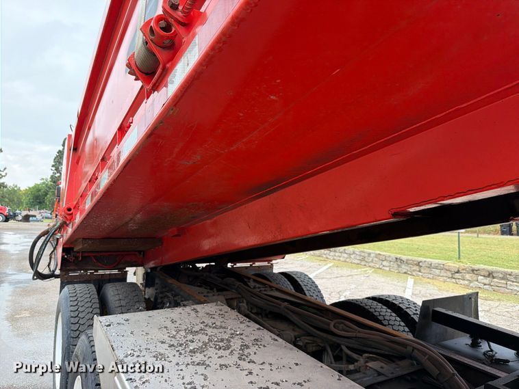 image for item FH6338 2007 International 7400 dump truck
