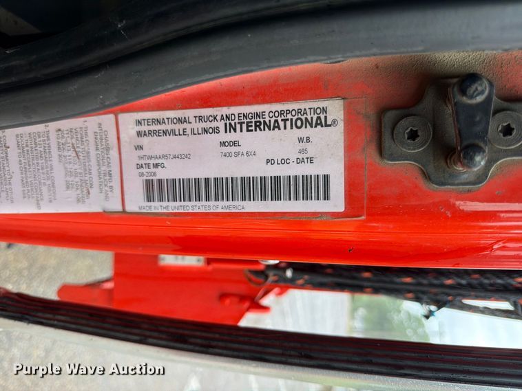 image for item FH6338 2007 International 7400 dump truck