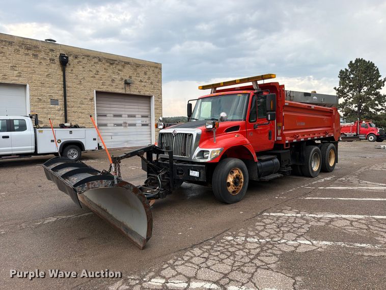 2007 International 7400 dump truck