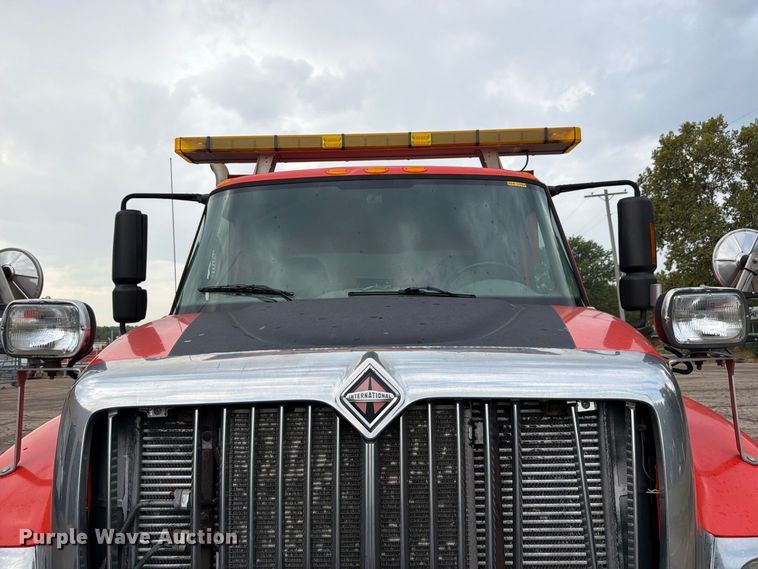 image for item FH6339 2007 International 7400 dump truck
