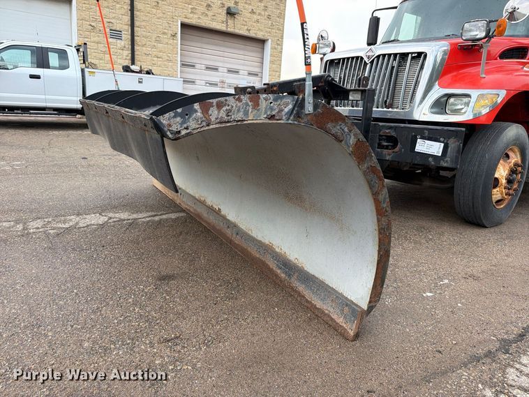 image for item FH6339 2007 International 7400 dump truck