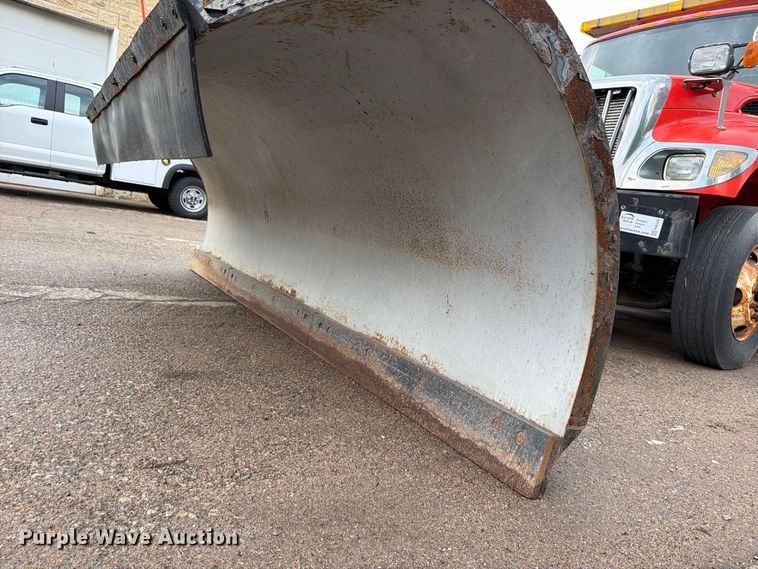 image for item FH6339 2007 International 7400 dump truck