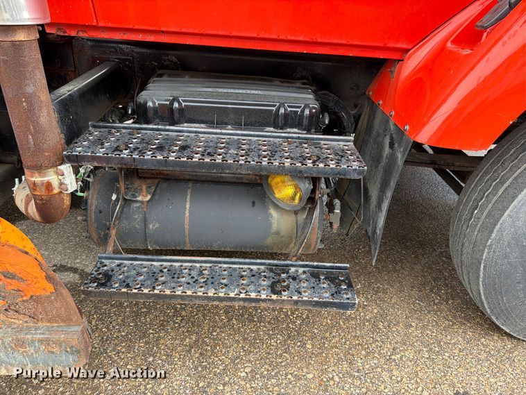 image for item FH6339 2007 International 7400 dump truck