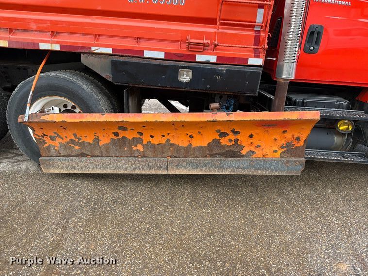 image for item FH6339 2007 International 7400 dump truck