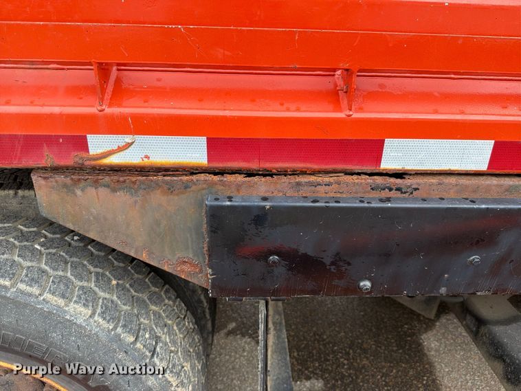 image for item FH6339 2007 International 7400 dump truck
