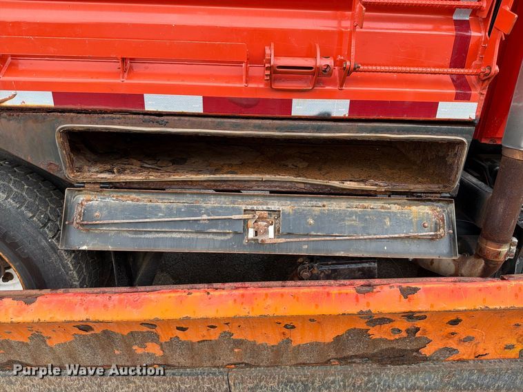 image for item FH6339 2007 International 7400 dump truck