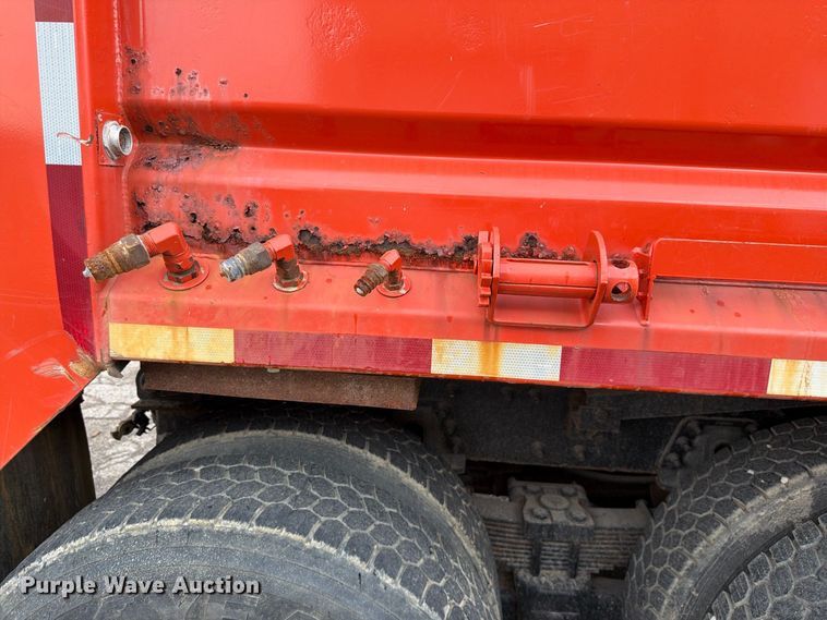 image for item FH6339 2007 International 7400 dump truck