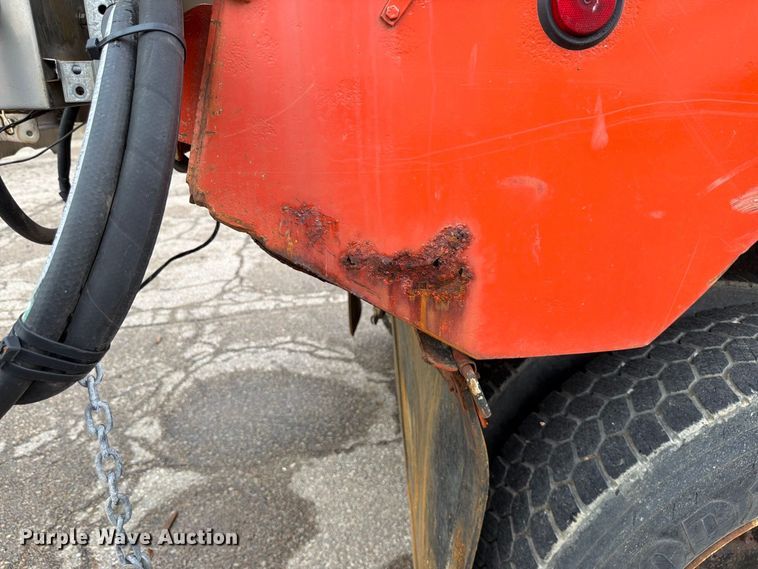 image for item FH6339 2007 International 7400 dump truck