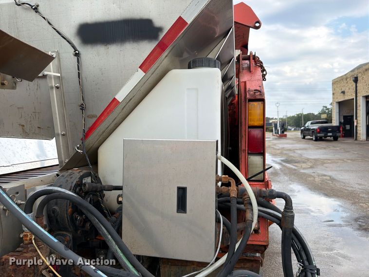 image for item FH6339 2007 International 7400 dump truck