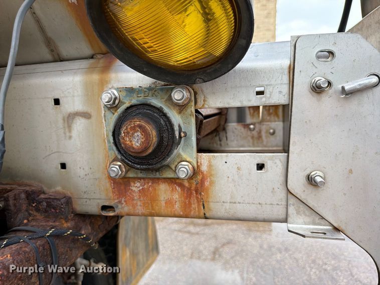 image for item FH6339 2007 International 7400 dump truck