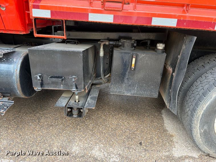 image for item FH6339 2007 International 7400 dump truck