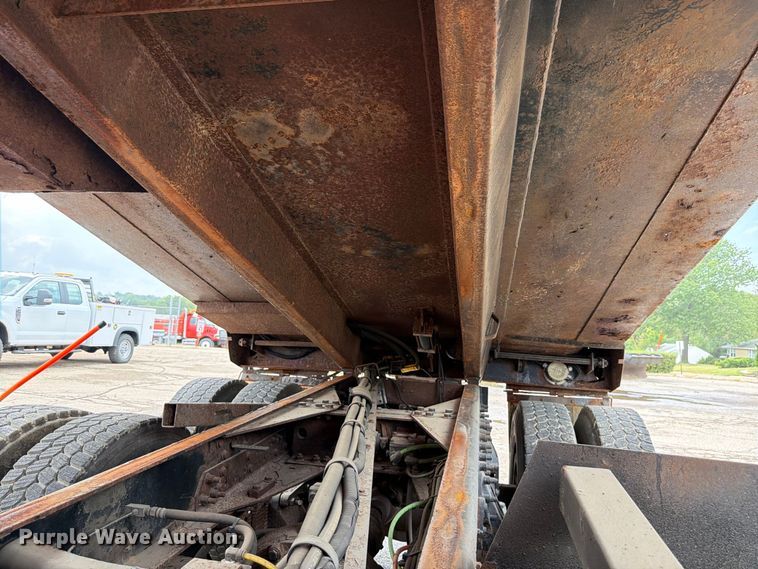 image for item FH6339 2007 International 7400 dump truck