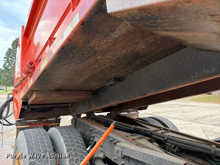 image for item FH6339 2007 International 7400 dump truck