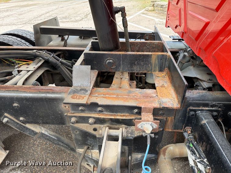 image for item FH6339 2007 International 7400 dump truck