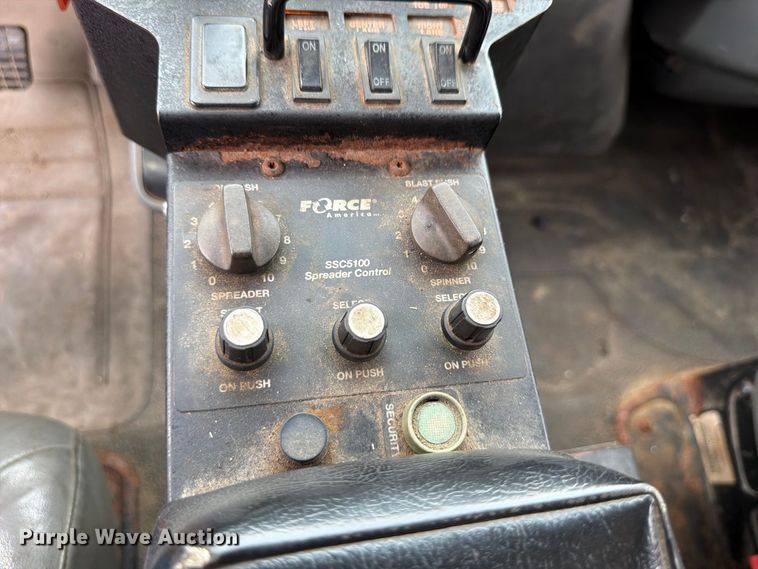image for item FH6339 2007 International 7400 dump truck