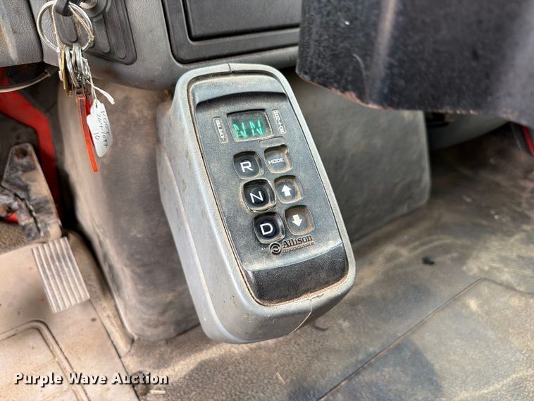 image for item FH6339 2007 International 7400 dump truck