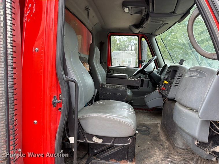 image for item FH6339 2007 International 7400 dump truck