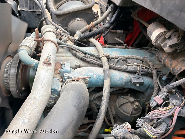 image for item FH6339 2007 International 7400 dump truck