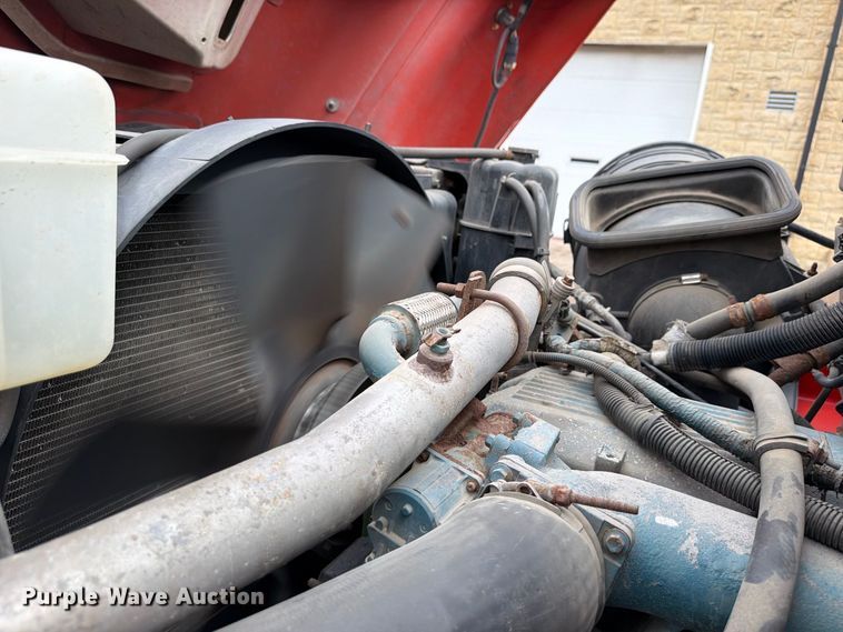 image for item FH6339 2007 International 7400 dump truck