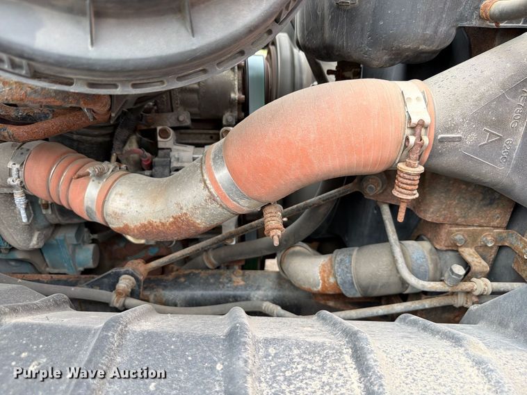 image for item FH6339 2007 International 7400 dump truck