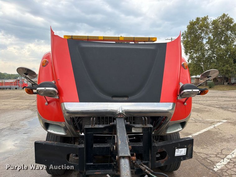 image for item FH6339 2007 International 7400 dump truck