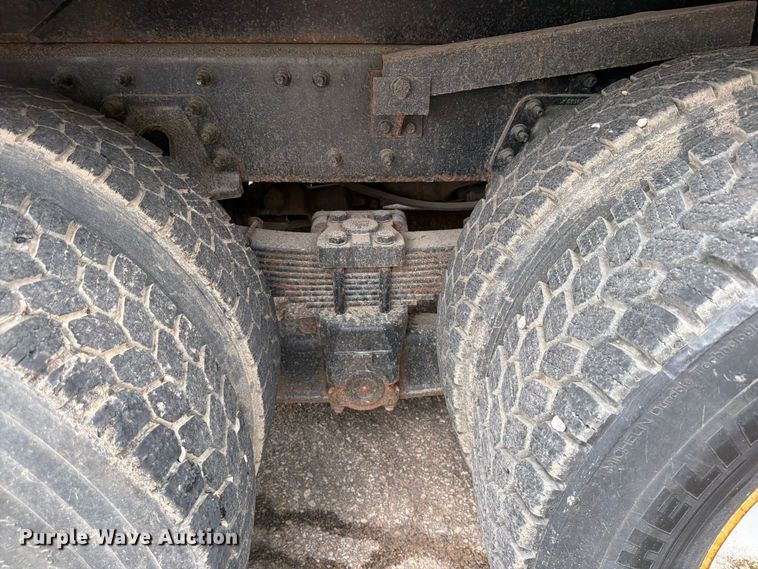 image for item FH6339 2007 International 7400 dump truck