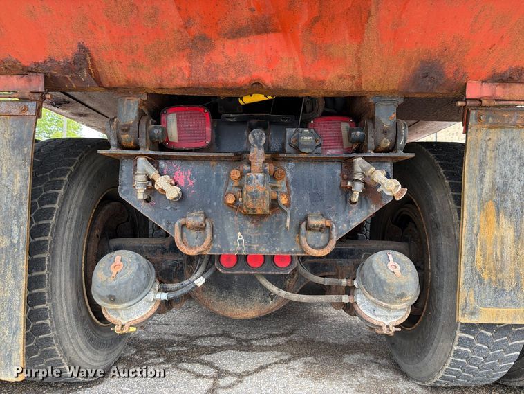 image for item FH6339 2007 International 7400 dump truck