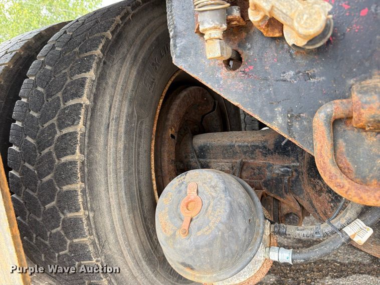image for item FH6339 2007 International 7400 dump truck