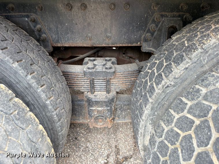 image for item FH6339 2007 International 7400 dump truck