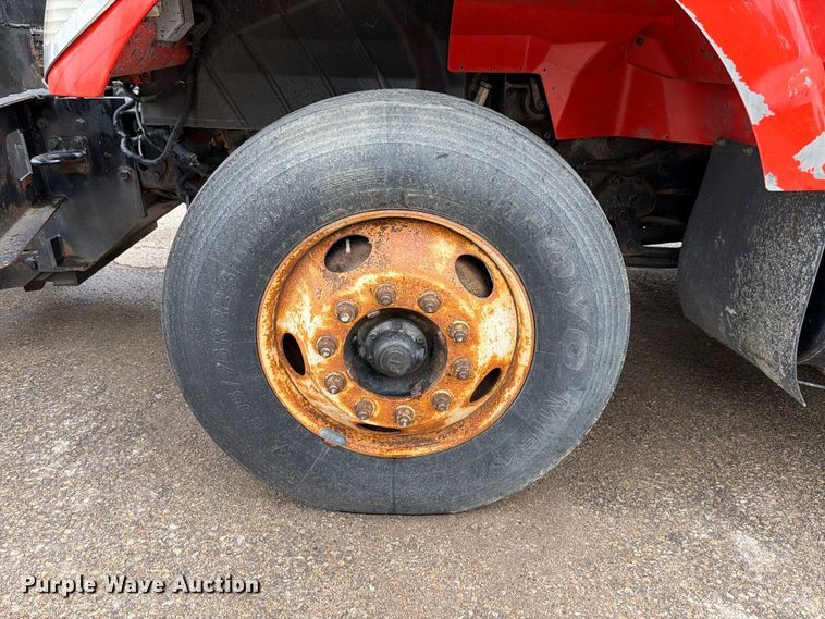 image for item FH6339 2007 International 7400 dump truck