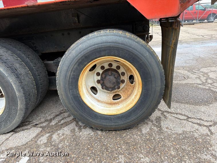 image for item FH6339 2007 International 7400 dump truck