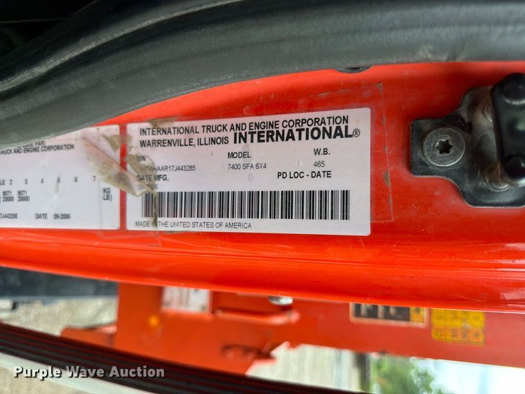 image for item FH6339 2007 International 7400 dump truck