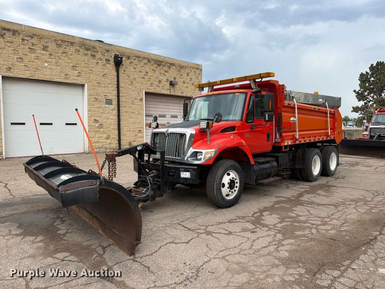 2007 International 7400 dump truck