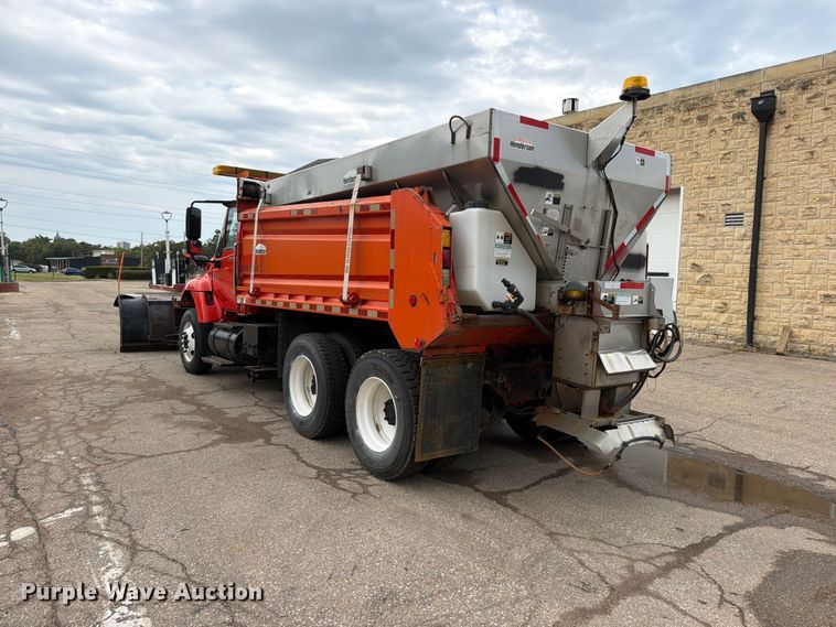 image for item FH6340 2007 International 7400 dump truck