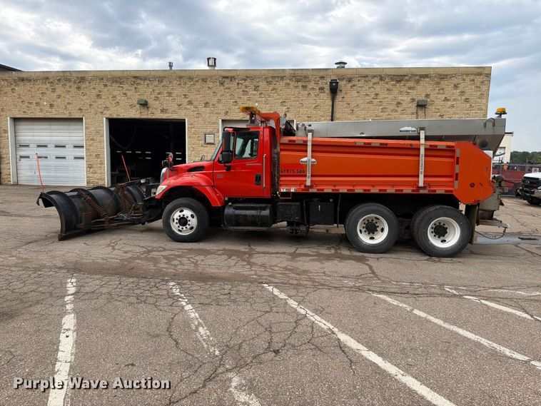 image for item FH6340 2007 International 7400 dump truck