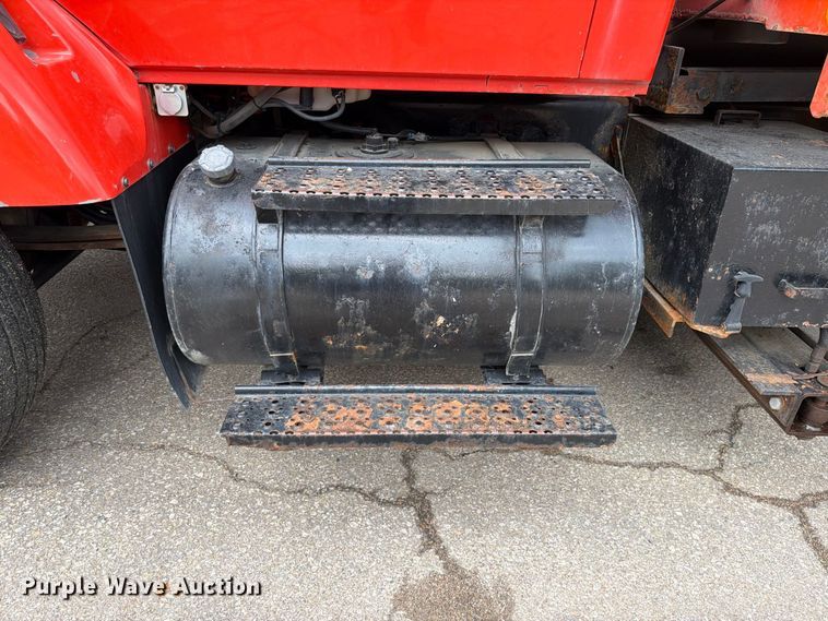 image for item FH6340 2007 International 7400 dump truck