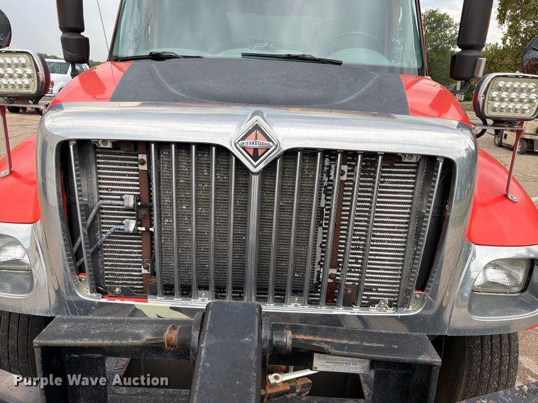 image for item FH6340 2007 International 7400 dump truck