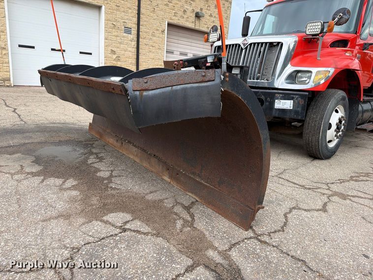 image for item FH6340 2007 International 7400 dump truck