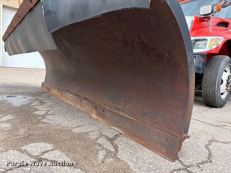 image for item FH6340 2007 International 7400 dump truck