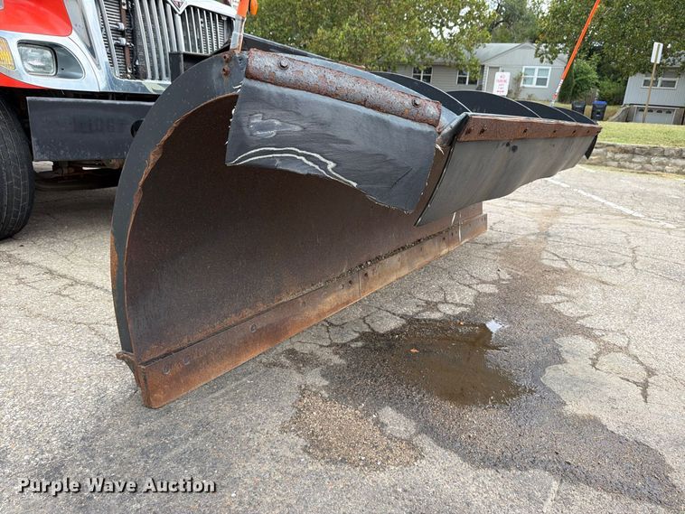 image for item FH6340 2007 International 7400 dump truck