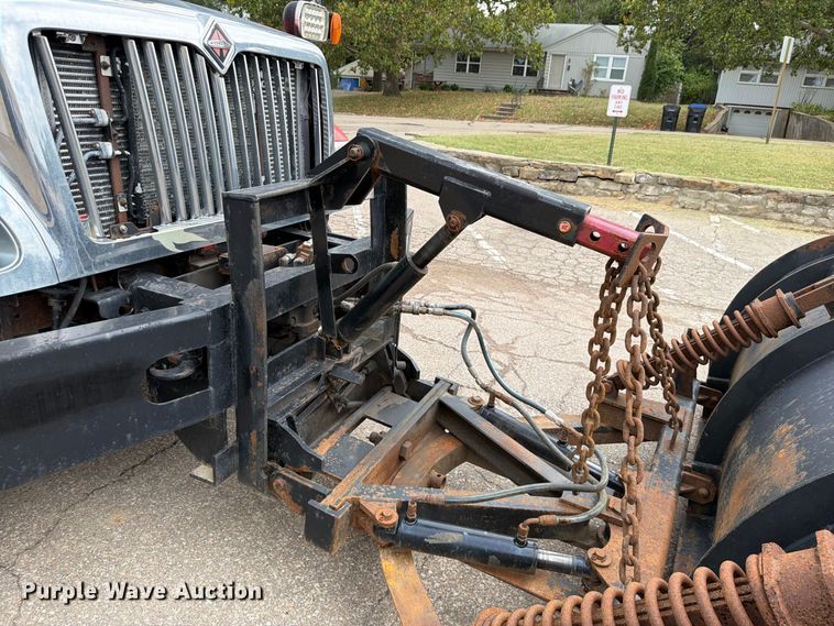 image for item FH6340 2007 International 7400 dump truck