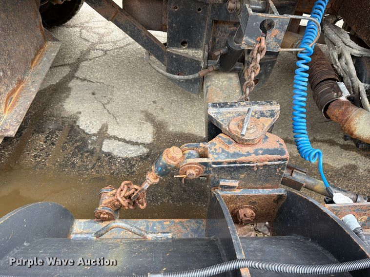 image for item FH6340 2007 International 7400 dump truck