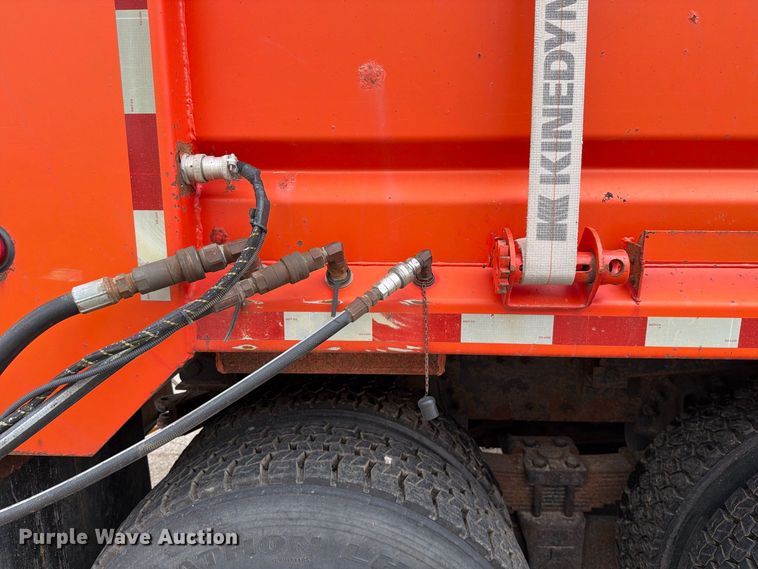 image for item FH6340 2007 International 7400 dump truck