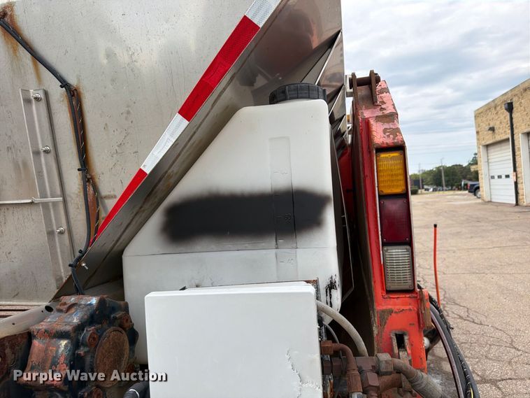image for item FH6340 2007 International 7400 dump truck